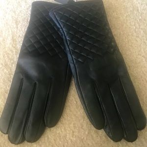 Dressbarn leather gloves